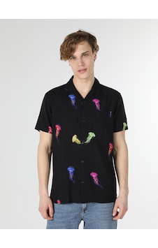 Colin's Regular Fit Shirt Neck Baskılı Siyah Erkek Kısa Kol Gömlek CL1056858_Q1.V1_BLK Colin's Regular Fit Shirt Neck Baskılı Siyah Erkek Kısa Kol Gömlek CL1056858_Q1.V1_BLK