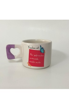 Kendime Not: Her Güçlü Kadının Arkasında Kendisi Vardır Kelebekli Kırmızı Baskılı Mor Kalp Kupa Kendime Not: Her Güçlü Kadının Arkasında Kendisi Vardır Kelebekli Kırmızı Baskılı Mor Kalp Kupa