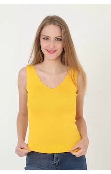 Tarzyeri Kadın V Yaka Fırfır Detay Crop - Sarı 001 Tarzyeri Kadın V Yaka Fırfır Detay Crop - Sarı 001