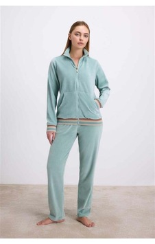 Lisinya Kadife Dokulu Uzun Kollu Sweatshirt Ve Pantolon Takımı Yeşil