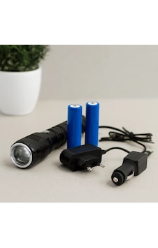 Zoomlu Cob Led Şarjlı Metal El Feneri 3000 Lümen 17 Cm Altın Zoomlu Cob Led Şarjlı Metal El Feneri 3000 Lümen 17 Cm Altın