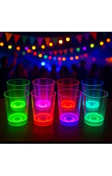 Karanlıkta Yanan Gece Işığı Mega Glow Bardaklar 8 Adet 8.5 X 10.5 Cm Karanlıkta Yanan Gece Işığı Mega Glow Bardaklar 8 Adet 8.5 X 10.5 Cm