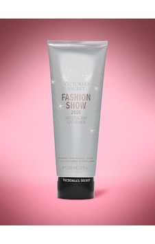 Victoria's Secret Shimmer Işıltılı Vücut Losyonu 236 Ml Kiraz & Hibiskus Victoria's Secret Shimmer Işıltılı Vücut Losyonu 236 Ml Kiraz & Hibiskus