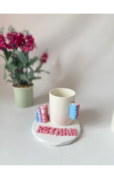 Su Tasarim Evi Kitap Temalı Özel Tasarım Kahve Fincanı İsme Özel Fincan Modeli Açık Pembe Su Tasarim Evi Kitap Temalı Özel Tasarım Kahve Fincanı İsme Özel Fincan Modeli Açık Pembe