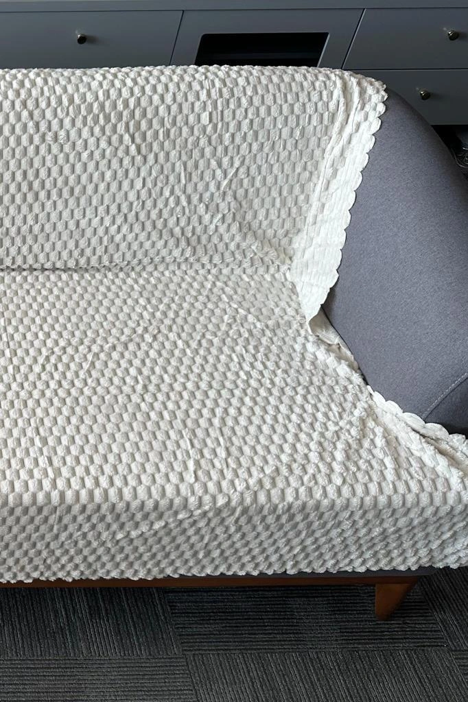 Sofa Cover Pelüş Kaymaz Tabanlı Koltuk Örtüsü 170x215 Cm Bej Bej