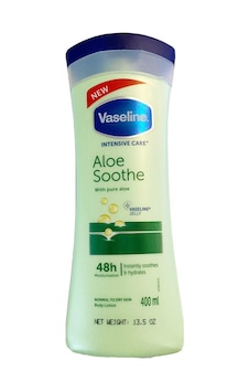 Vaseline Vücut Losyonu Aloe Soothe Aloe Vera Özlü 400ML Vaseline Vücut Losyonu Aloe Soothe Aloe Vera Özlü 400ML