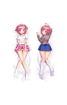 Doki Doki Litereture Club - Natsuki Desenli Çift Yön Dolu Sarılma Yastığı Çok Renkli Doki Doki Litereture Club - Natsuki Desenli Çift Yön Dolu Sarılma Yastığı Çok Renkli