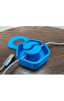 Bezos 3d Baskı Taşınabilir Kablo Düzenleyici Makara Şarj Ve Usb Kablo Toplayıcı Döner Kablo Sarıcı - Mavi Erdotıca Bezos 3d Baskı Taşınabilir Kablo Düzenleyici Makara Şarj Ve Usb Kablo Toplayıcı Döner Kablo Sarıcı - Mavi Erdotıca