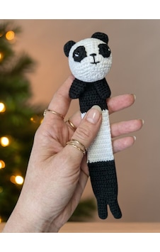 Amigurumi Panda Figürlü Pamuklu Kitap Ayracı Yüksek Kaliteli Malzeme, Detaylı İnce İşçilik Amigurumi Panda Figürlü Pamuklu Kitap Ayracı Yüksek Kaliteli Malzeme, Detaylı İnce İşçilik