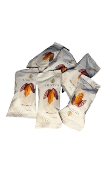 Huriva Beyaz Çikolatalı Bademli Hurma 500 G Huriva Beyaz Çikolatalı Bademli Hurma 500 G