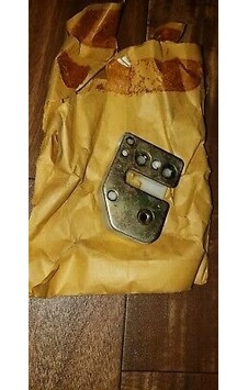 Kapı Kilit Karşılığı R9 / R11 Sağ Oem No:7700756701 Kapı Kilit Karşılığı R9 / R11 Sağ Oem No:7700756701