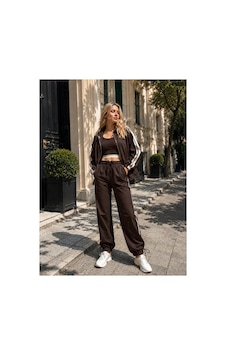Kadın Koyu Kahverengi Spor Takım Şerit Detaylı Crop, Oversize Ceket Ve Lastikli Bağcıklı Pantolon - 2322 M Kadın Koyu Kahverengi Spor Takım Şerit Detaylı Crop, Oversize Ceket Ve Lastikli Bağcıklı Pantolon - 2322 M
