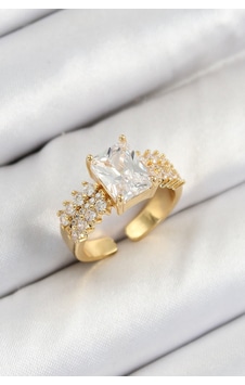 Pirinç Büyük Zirkon Taşlı Model Gold Renk Kadın Yüzük Diğer Pirinç Büyük Zirkon Taşlı Model Gold Renk Kadın Yüzük Diğer