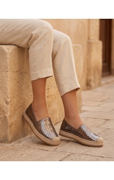 Futsishoes Lucıa Gümüş Yılan Hakiki Deri Dikiş Detaylı Kadın Espadril Futsishoes Lucıa Gümüş Yılan Hakiki Deri Dikiş Detaylı Kadın Espadril