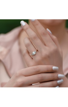 Kadın Beyaz Opal Queen Altın Yüzük Kadın Beyaz Opal Queen Altın Yüzük