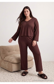 Laperissa Curve Koyu Kahverengi V Yaka Süprem Örme Büyük Beden Pijama Takımı Laperissa Curve Koyu Kahverengi V Yaka Süprem Örme Büyük Beden Pijama Takımı