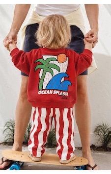 Monila Erkek Çocuk Kırmızı Baskılı 3 İplik Kumaş Pamuklu Sweatshirt Ve Kırmızı Çizgili Eşofman Altüst Takım Monila Erkek Çocuk Kırmızı Baskılı 3 İplik Kumaş Pamuklu Sweatshirt Ve Kırmızı Çizgili Eşofman Altüst Takım