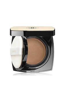 Chanel Les Beiges Healthy Glow Gel Touch Fondöten 50 Chanel Les Beiges Healthy Glow Gel Touch Fondöten 50