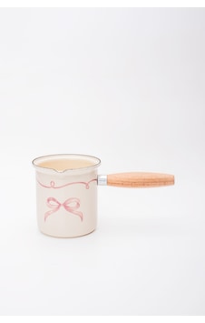 Rebel Bow Ahşap Saplı Emaye Cezve 500ml - 6 Kişilik Rebel Bow Ahşap Saplı Emaye Cezve 500ml - 6 Kişilik
