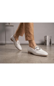 Venüs 26484214 Kadın Taş Toka İnce Taban Loafer Ayakkabı Beyaz Venüs 26484214 Kadın Taş Toka İnce Taban Loafer Ayakkabı Beyaz