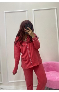 Rukod Kırmızı Gömlek Yaka Kadın Pijama Takımı Nefes Alan Fitilli Pamuk Kumaş, Ev Giyim Konforu Kırmızı Rukod Kırmızı Gömlek Yaka Kadın Pijama Takımı Nefes Alan Fitilli Pamuk Kumaş, Ev Giyim Konforu Kırmızı