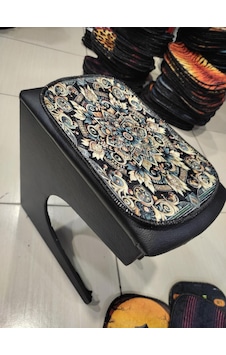 Özel Tasarım Dijital Baskı Oto Kol Dayama Minderi, Kaymaz Tabanlı, Kumaş, 29x19 Cm, Mandala Desen Özel Tasarım Dijital Baskı Oto Kol Dayama Minderi, Kaymaz Tabanlı, Kumaş, 29x19 Cm, Mandala Desen