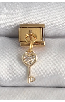 316l Çelik Gold Renk Sallantı Zirkon Taşlı Kalpli Anahtar Model Nomination Charm 316l Çelik Gold Renk Sallantı Zirkon Taşlı Kalpli Anahtar Model Nomination Charm