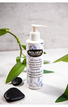 Biolueur Normal ve Karma Ciltler Yüz Temizleme Jeli 200 ML Biolueur Normal ve Karma Ciltler Yüz Temizleme Jeli 200 ML