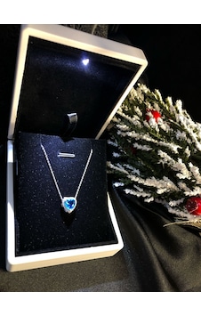 Vog 925 Ayar Swarovski Taşlı S Model Kalpli Kolye Gümüş - Mavi Vog 925 Ayar Swarovski Taşlı S Model Kalpli Kolye Gümüş - Mavi