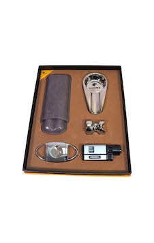 Cohiba 3 Torch Pürmüz Çakmak Kılıf Küllük Kesici Sehpa Gümüş Beşli Puro Seti Tr10029 Cohiba 3 Torch Pürmüz Çakmak Kılıf Küllük Kesici Sehpa Gümüş Beşli Puro Seti Tr10029