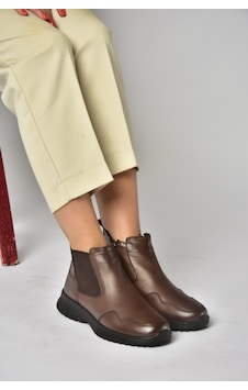 Fox Shoes Z555560803 Kahverengi Hakiki Deri Lastik Detaylı Kadın Bot Fox Shoes Z555560803 Kahverengi Hakiki Deri Lastik Detaylı Kadın Bot