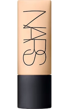Nars Soft Matte Complete Vienna Mat Bitişli Fondöten Nars Soft Matte Complete Vienna Mat Bitişli Fondöten