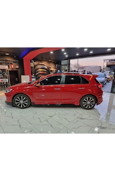 Hyundai i30 Yan Marşpiyel 2017+  (Plastik)