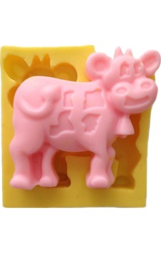 İnek Şeklinde Silikon Pasta Ve Seker Hamuru Kalibi 7x7x2 Cm Yeşil İnek Şeklinde Silikon Pasta Ve Seker Hamuru Kalibi 7x7x2 Cm Yeşil