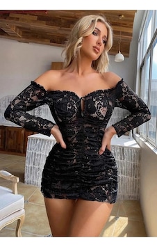 Veraura Lifestyle Büzgülü Dantelli Kayık Yaka Elbise Büyük Bedenlere Uygun Siyah Veraura Lifestyle Büzgülü Dantelli Kayık Yaka Elbise Büyük Bedenlere Uygun Siyah