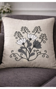 Punch Panç Nakışlı İşlemeli Kırlent Kılıfı 43x43cm Dekoratif Gündelik Kırlent Kılıfı - 1 Adet Gri Çiçekli Punch Panç Nakışlı İşlemeli Kırlent Kılıfı 43x43cm Dekoratif Gündelik Kırlent Kılıfı - 1 Adet Gri Çiçekli