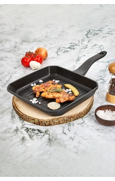 Polochef Iron Döküm Granit Kare Izgara Tava 28 Cm Siyah Siyah Polochef Iron Döküm Granit Kare Izgara Tava 28 Cm Siyah Siyah