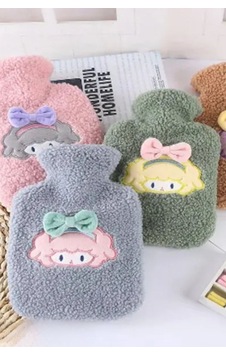 1 Litre Polar Peluş Örgülü,kurdeleli Saçlı Kız Model Sıcak Su Torbası Renkli 1 Litre Polar Peluş Örgülü,kurdeleli Saçlı Kız Model Sıcak Su Torbası Renkli