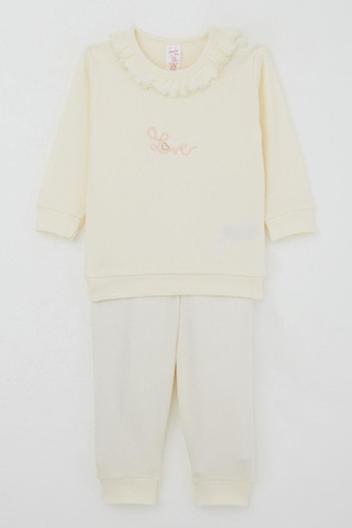 Breeze Kız Bebek Pijama Takımı Omuzdan Patlı Yaka Kısmı Fırfırlı Yazı Nakışlı 4 Ay-1 Yaş, Krem Krem