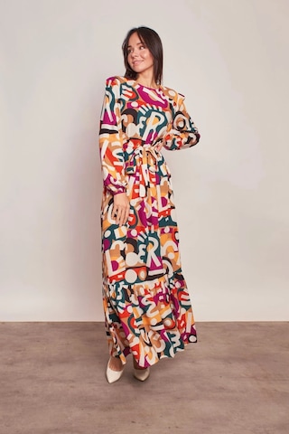 Jument Desenli Kumaş Vual Uzun Kol Eteği Fırfırlı Uzun Rahat Kesim Elbise-alfabe Desen Alfabe Desen