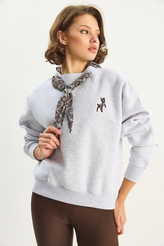 Shade Kadın Fular Detaylı Ceylan Nakışlı Üç İplik Şardonlu Oversize Sweatshirt 6916 60283615 - Gri
