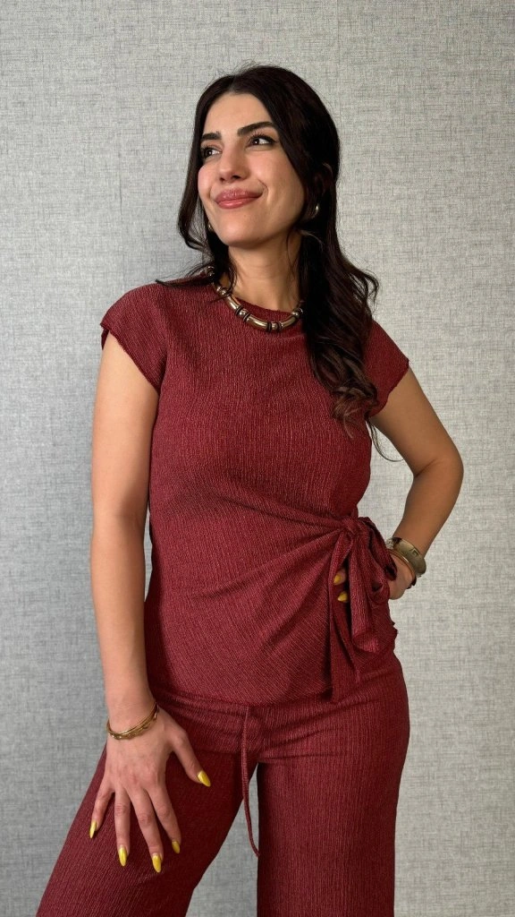 Tua Moda Kadın Kısa Kollu Bisiklet Yaka Yandan Bağlamalı Bürümcük Bluz Ve Pantolon Ikili Takım Bordo