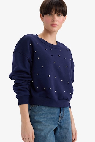 Defacto Boxy Fit Bisiklet Yaka İşlemeli Kalın Sweatshirt G2153ax25wnnv28 Lacivert
