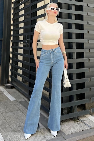 Açık Mavi Yırtmaçlı Likralı Çan Paça Jean Pantolon Mg1518