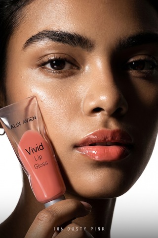 Parlak Bitişli Nemlendirici E Vitaminli Dudak Parlatıcı - Vivid Lipgloss 106 Dusty Pink Pembe