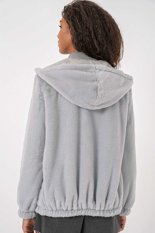 Gabria Kapüşonlu Pelüş Mont Açık Gri