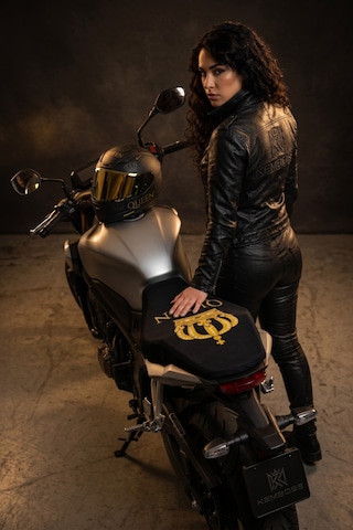 Queen Universal Motor Sele Kılıfı Siyah Scooter Sele Koruyucu Kadınlara Özel %100 Polyester Yıkanabilir Koltuk Kılıfı