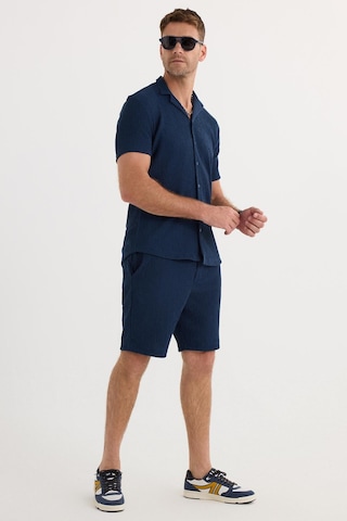 Tudors Erkek Slim Fit Dar Kesim Apaş Yaka Beli Bağcıklı İndigo Gömlek Şort Takım-37572 İndigo