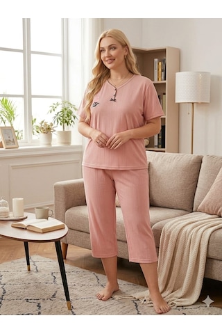 Büyük Beden Kısa Kollu Likralı Pegasus Kumaş Kapri Pijama Takımı Somon