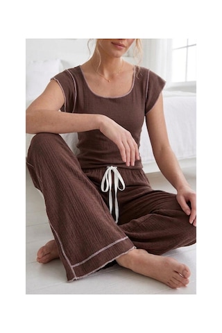 Fit Women Fırfır Detaylı Bürümcük Kumaşlı Kısa Kolu Pijama Takımı 6022 Kahverengi